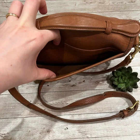 SOLD🎉🎉Vintage Coach bag #9870 - Picture 6 of 12